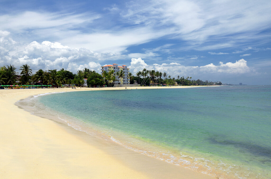 Playa Guayacanes en Juan Dolio